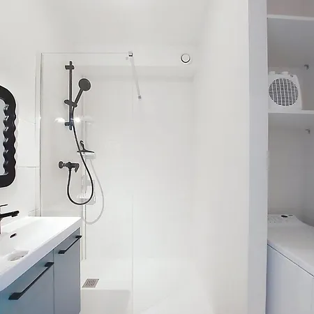 아파트 La Fregate-10 By Interhome *